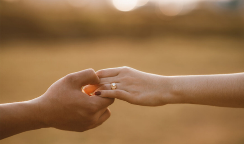 gold oval engagement rings